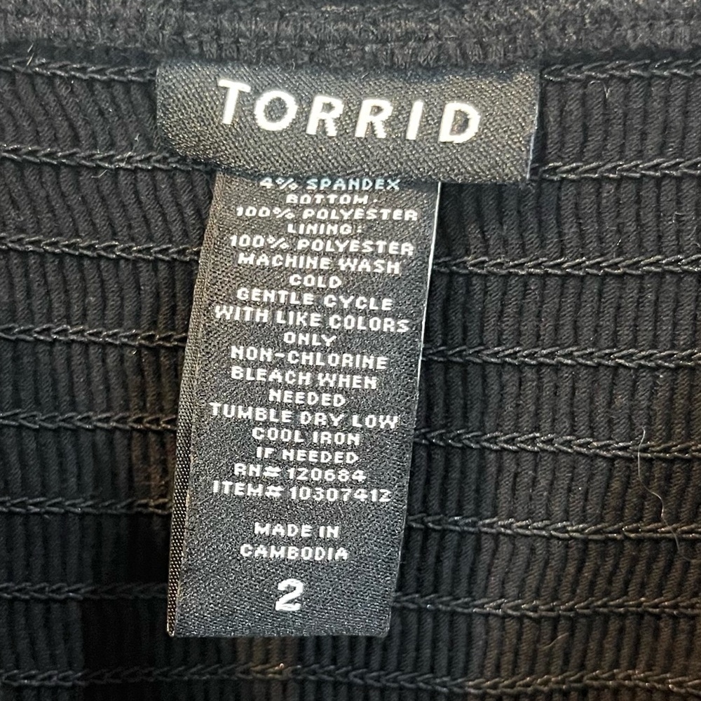 Torrid Black Floral Adjustable Shoulder Tank Blouse - Picture 4 of 8